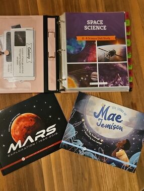 The Good and the Beautiful - Space Science PLUS 2 Books - Great Condition